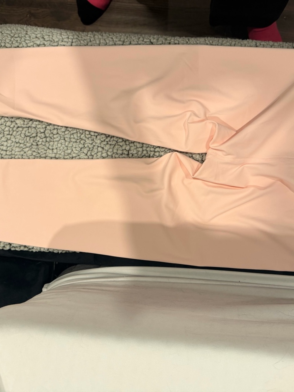 Lululemon Pink Athletic Leggings with Gold Logo - Picture 3 of 3